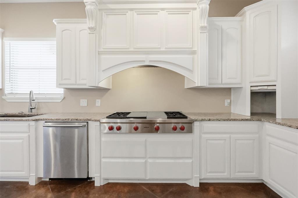 2115 Hollow Wood Way Property Photo 7