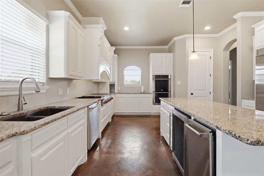2115 Hollow Wood Way Property Photo 12