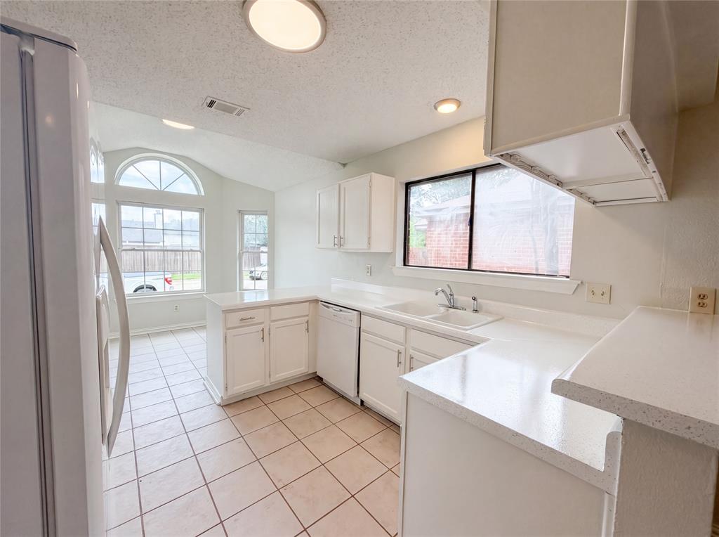 6806 Fire Hill Drive Property Photo 8