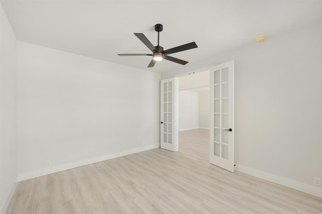 930 Cardinal Drive Property Photo 10