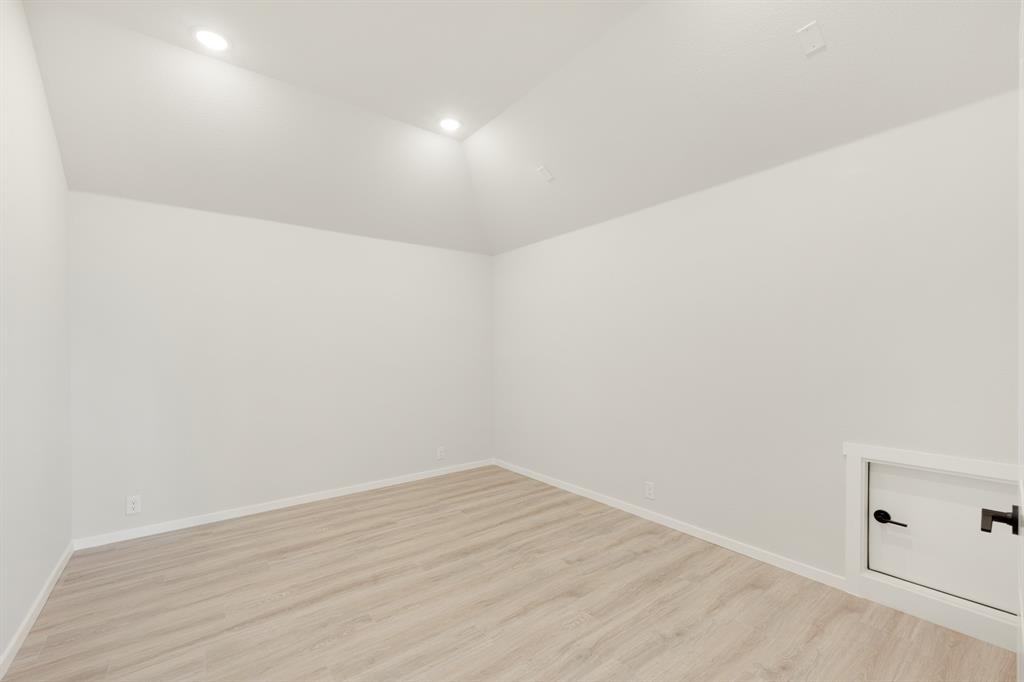 930 Cardinal Drive Property Photo 29
