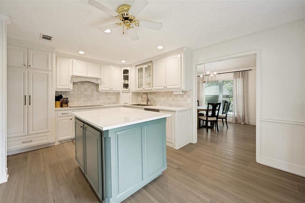 909 Edgecliff Drive Property Photo 8