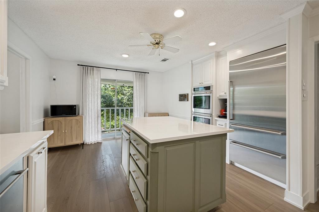 909 Edgecliff Drive Property Photo 10