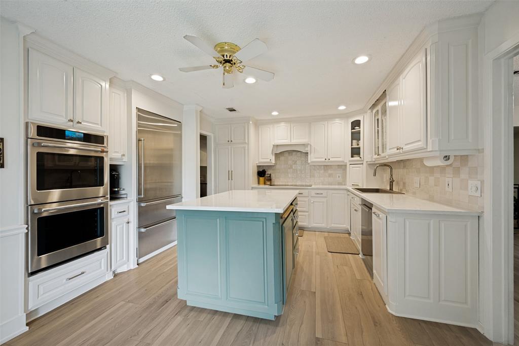 909 Edgecliff Drive Property Photo 11