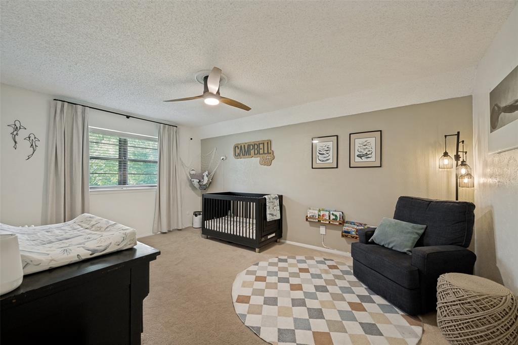 909 Edgecliff Drive Property Photo 15