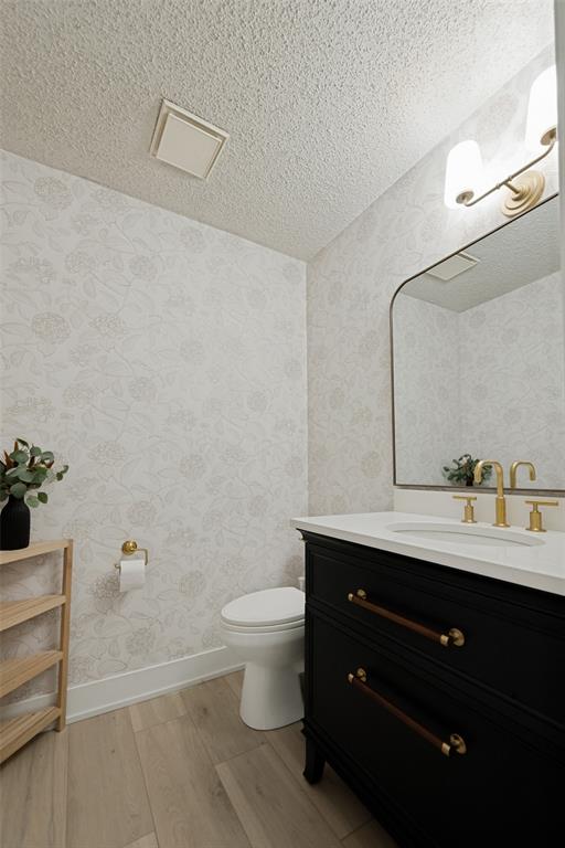 909 Edgecliff Drive Property Photo 16