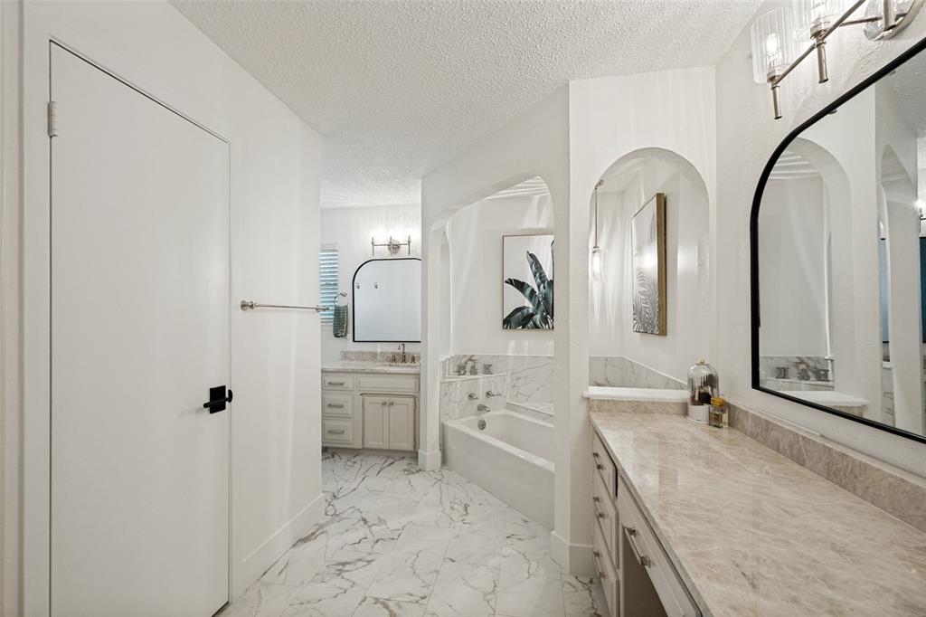 909 Edgecliff Drive Property Photo 22