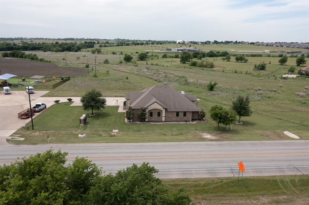 8905 N Highway 171 Property Photo 3