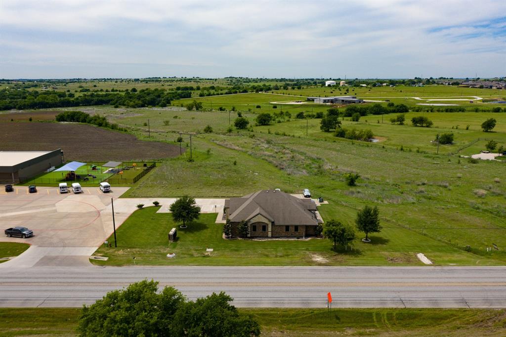 8905 N Highway 171 Property Photo 6