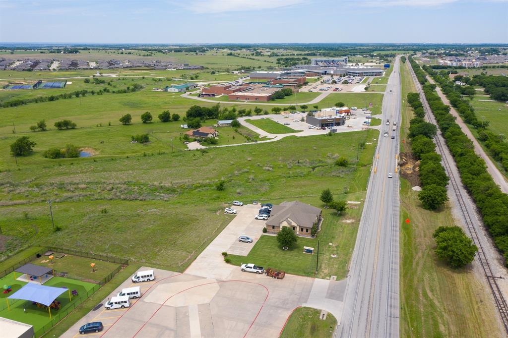 8905 N Highway 171 Property Photo 10