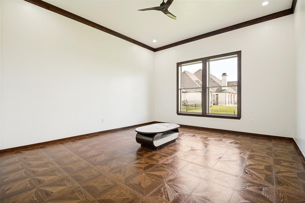 1020 Kingsbridge Lane Property Photo 23
