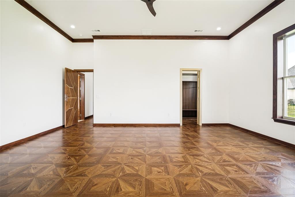 1020 Kingsbridge Lane Property Photo 25