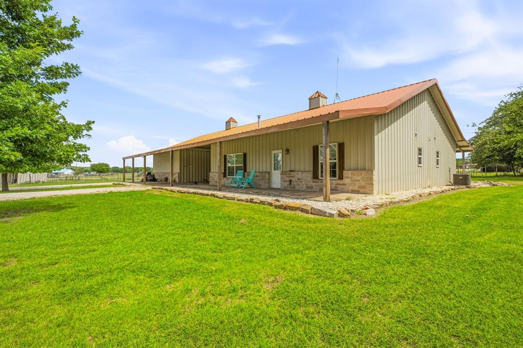 2400 Horsemans Drive