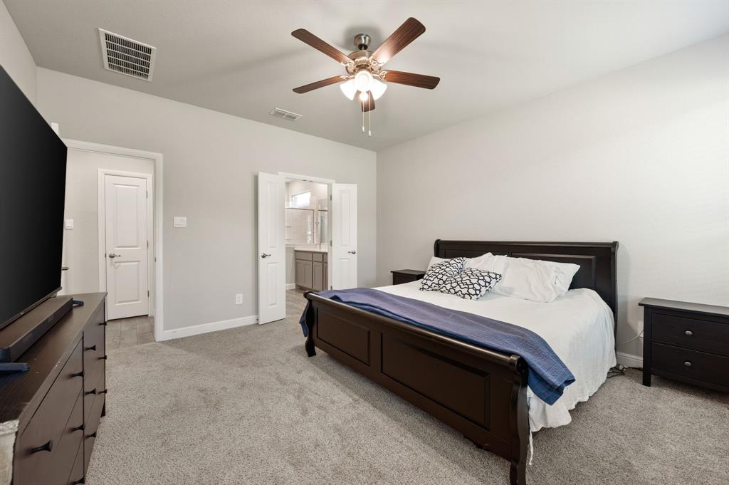 1217 Southwark Drive Property Photo 6