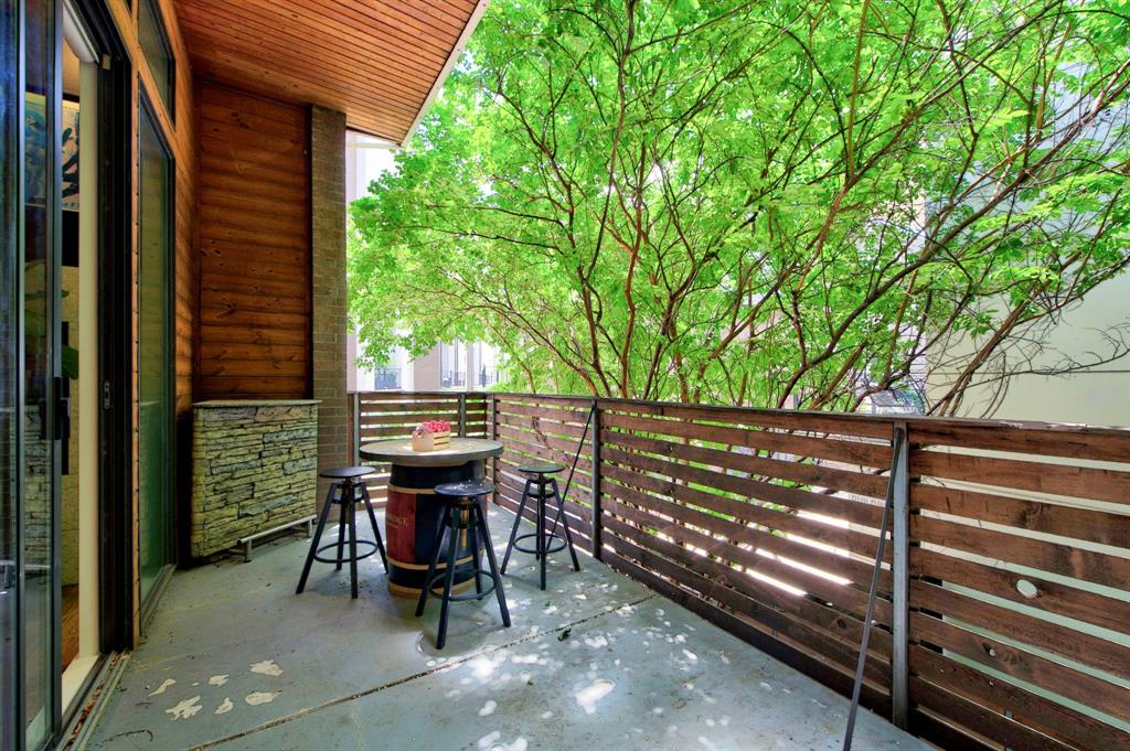 381 E Greenbriar Lane 304 Property Photo 21
