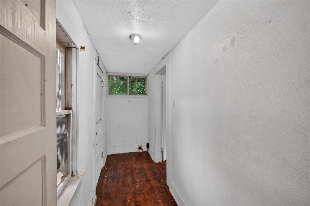 1920 Abbie Street Property Photo 9