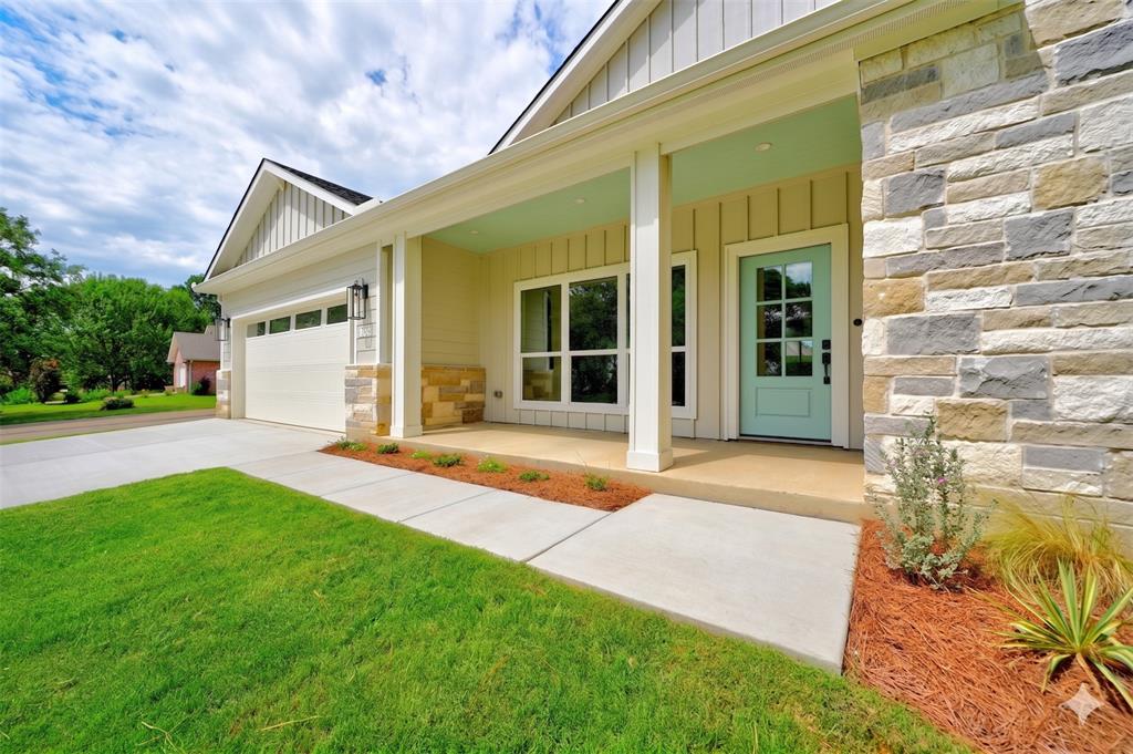 298 Autumn Wood Trail Property Photo 1