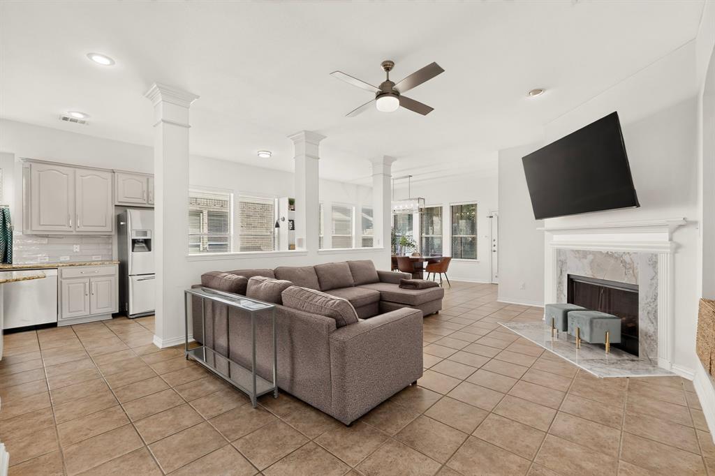 6830 Prairie Flower Trail Property Photo 3