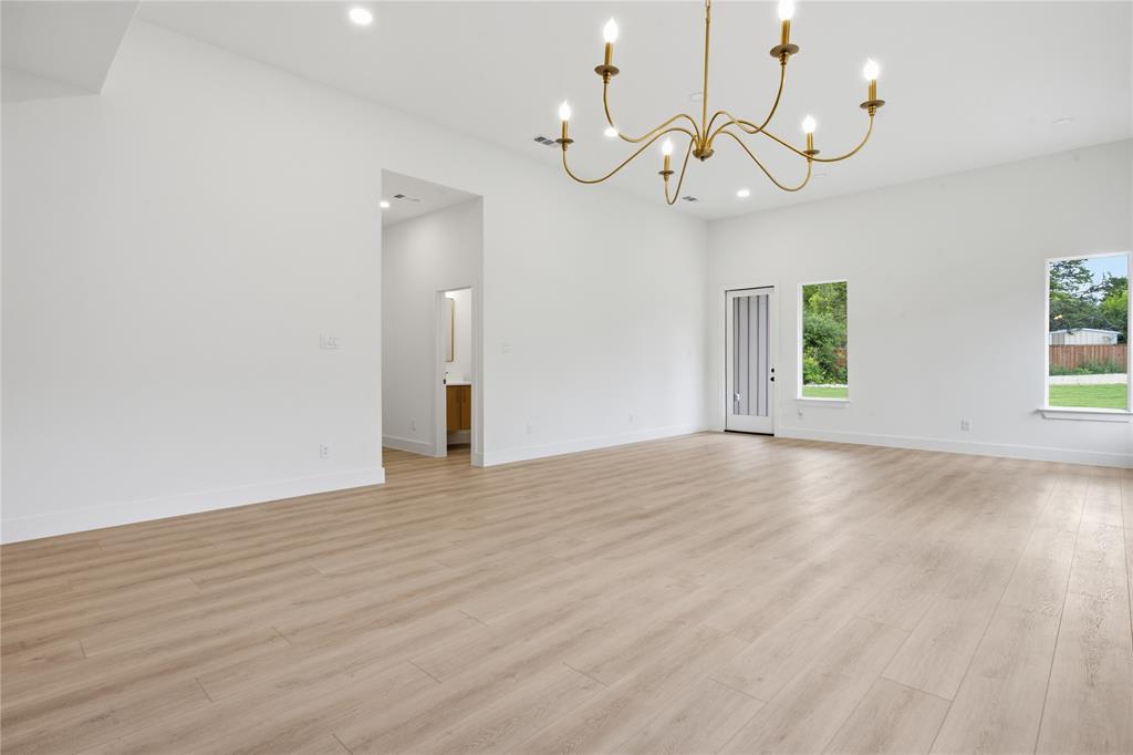 2622 Bainbridge Drive Property Photo 6