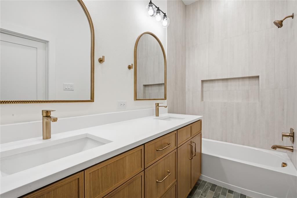 2622 Bainbridge Drive Property Photo 13