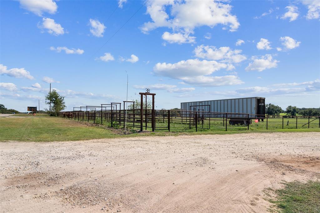 324 E Highway 6 Property Photo 4