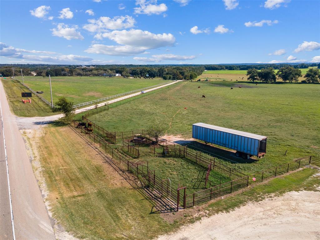 324 E Highway 6 Property Photo 21
