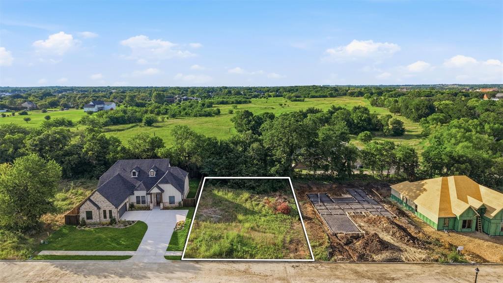 1912 Heritage Knoll Drive Property Photo 3
