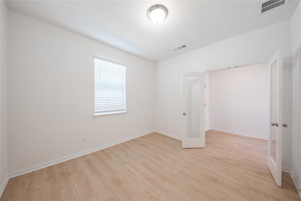 3053 Hollybrook Lane Property Photo 9