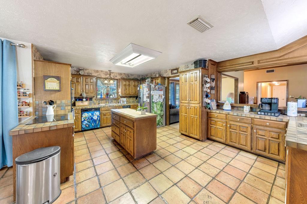 612 W Coke Road Property Photo 10