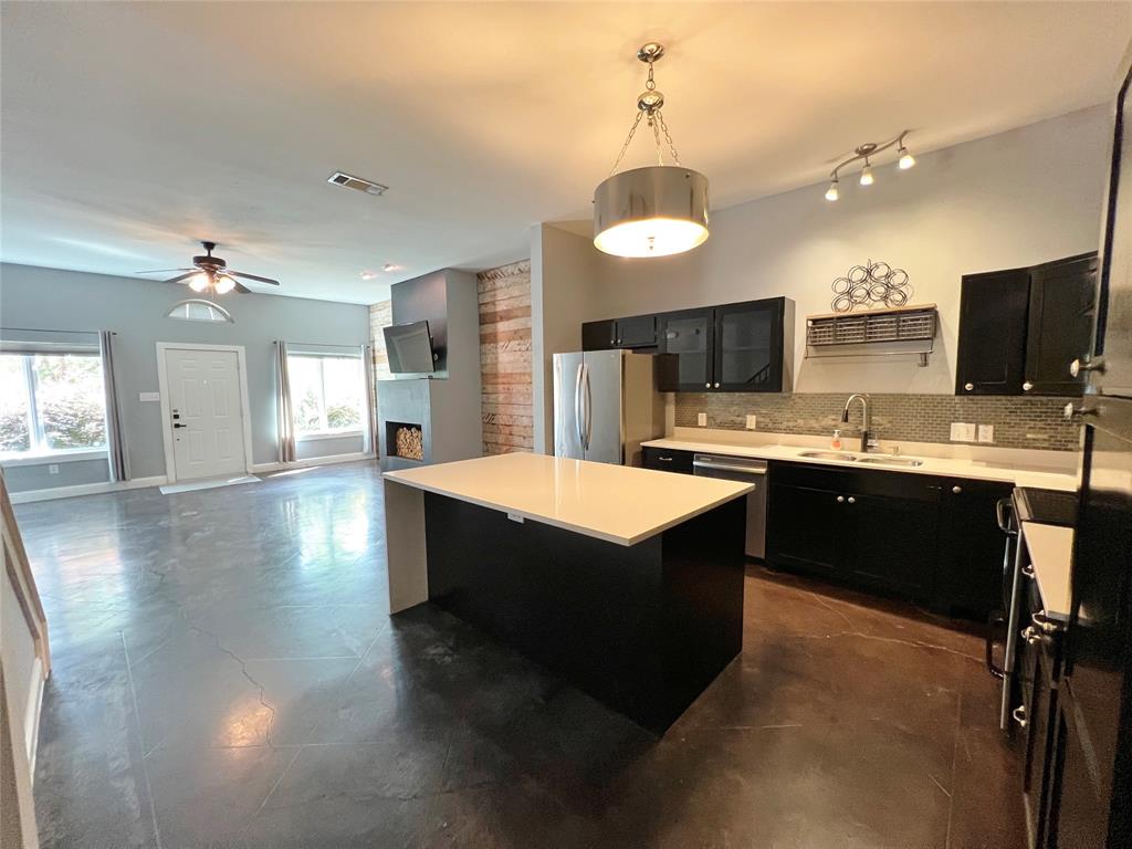 1813 S Ervay Street Property Photo 10