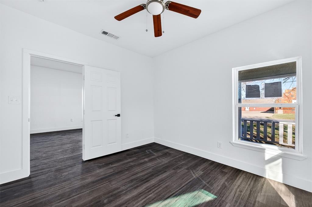 710 E Lamar Street Property Photo 16