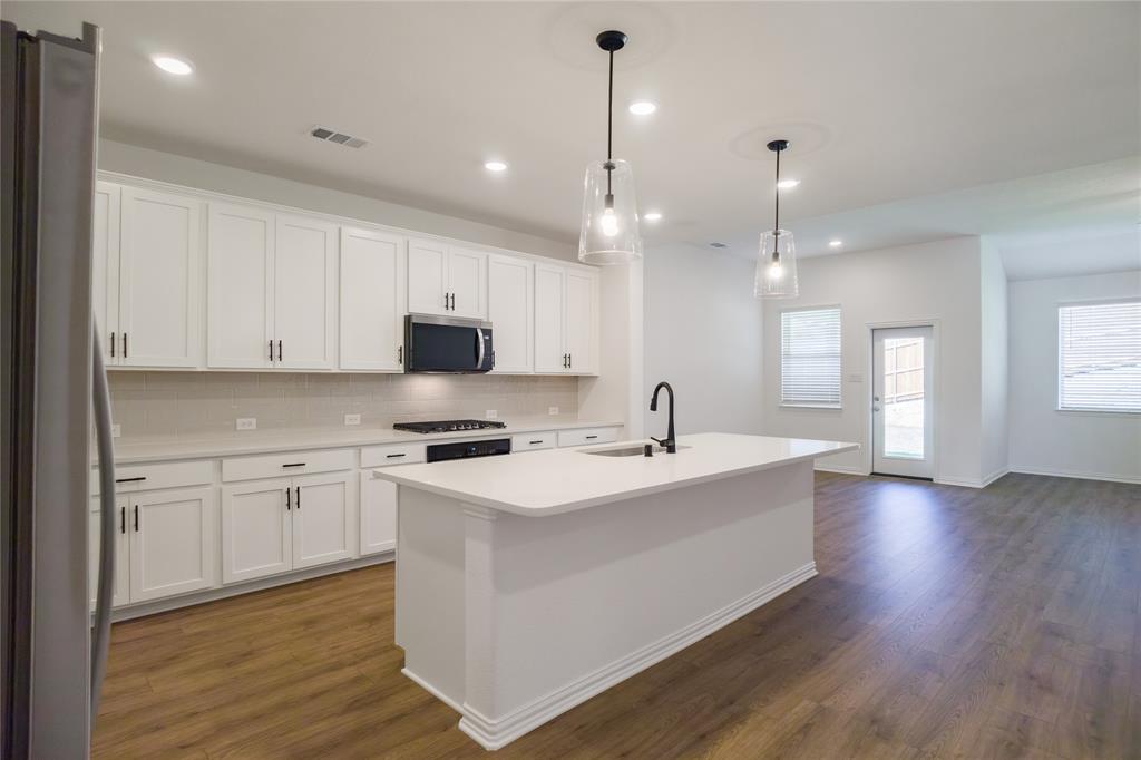 3056 Hollybrook Lane Property Photo 3