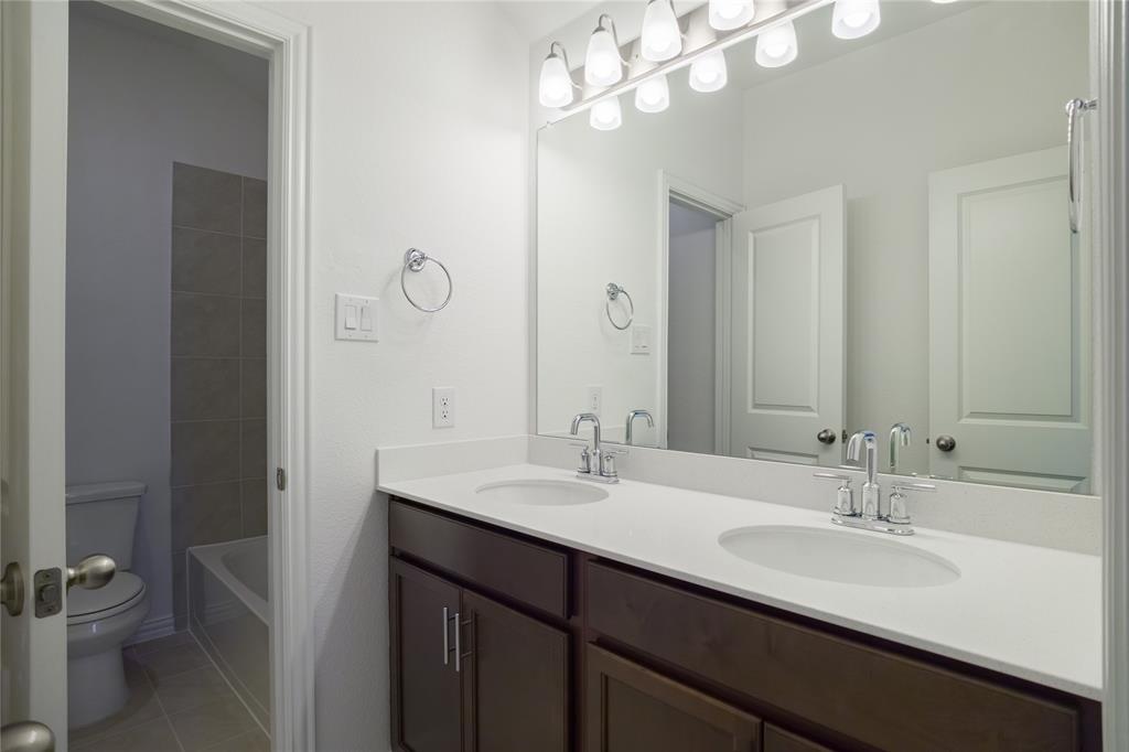 3056 Hollybrook Lane Property Photo 17