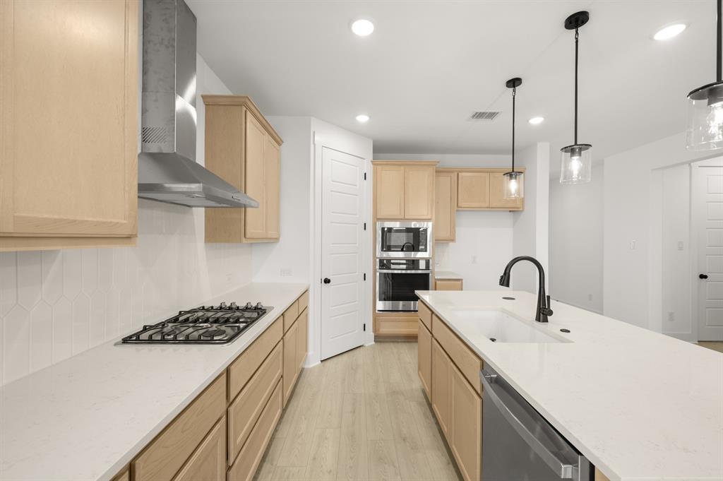 17261 Oxborough Drive Property Photo 4
