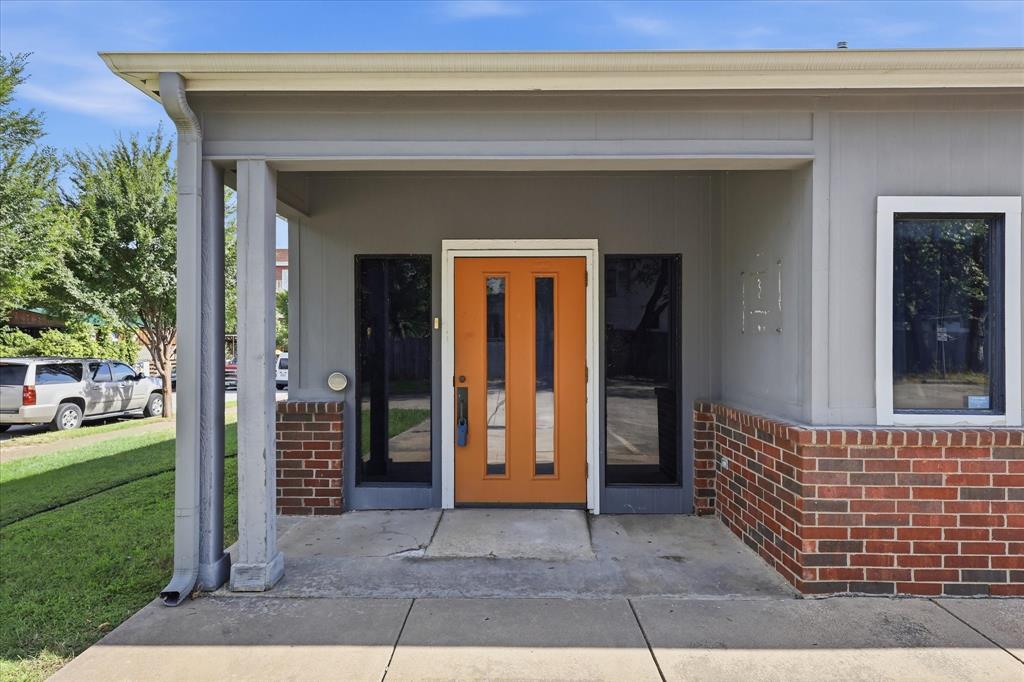 1309 Washington Property Photo 2