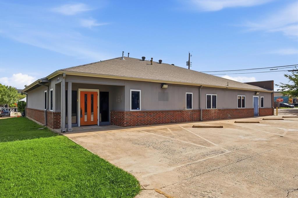 1309 Washington Property Photo 3