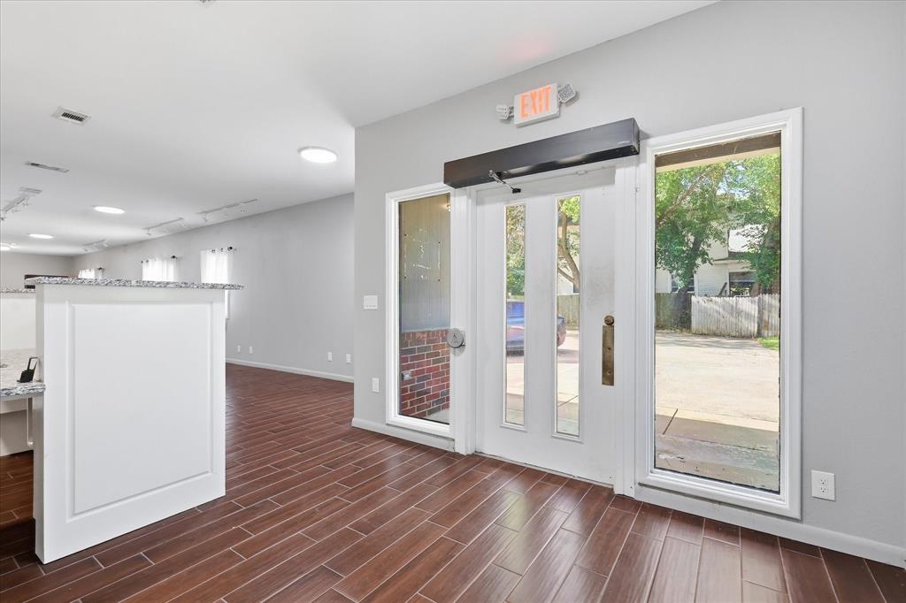1309 Washington Property Photo 4