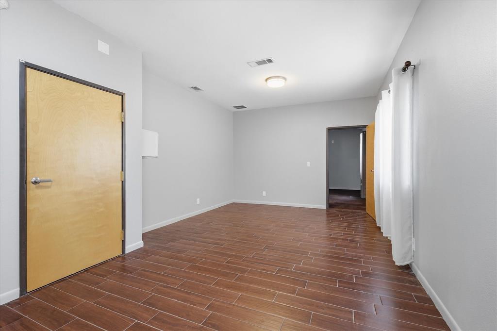 1309 Washington Property Photo 8