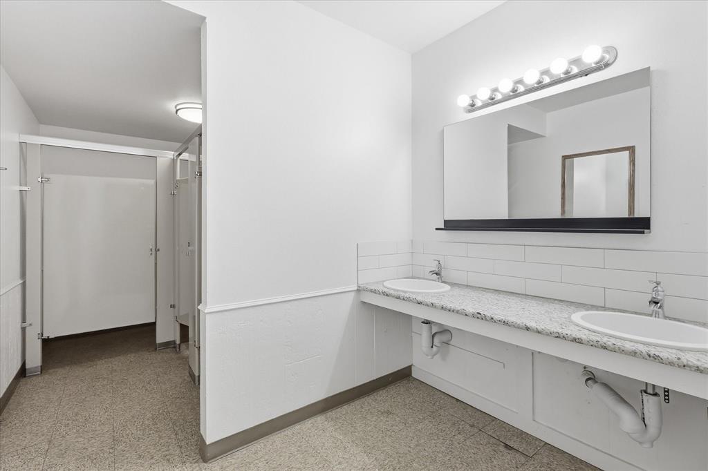 1309 Washington Property Photo 16