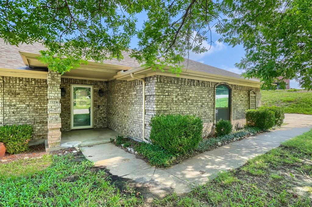 8821 Glen Hollow Drive Property Photo 1