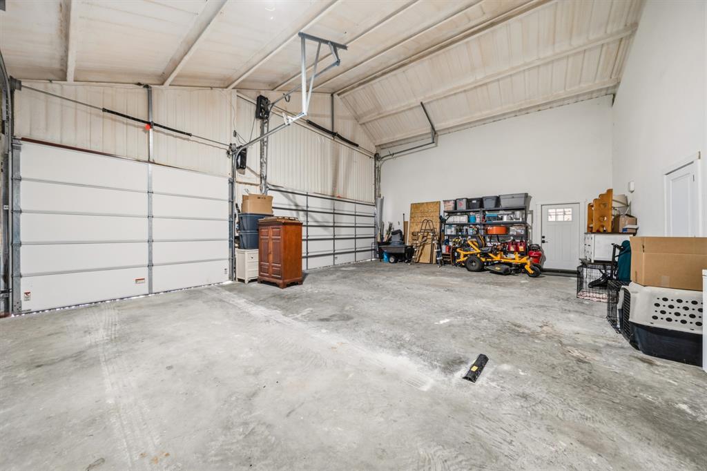 372 County Road 2547 Property Photo 15