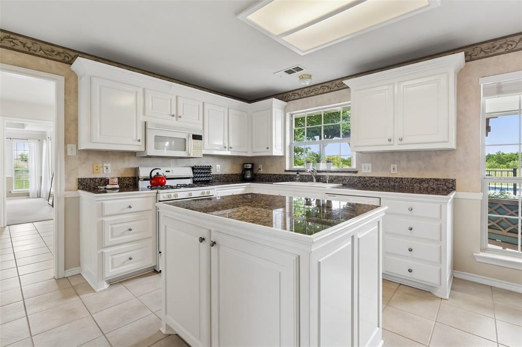 408 Herron Circle Property Photo 6