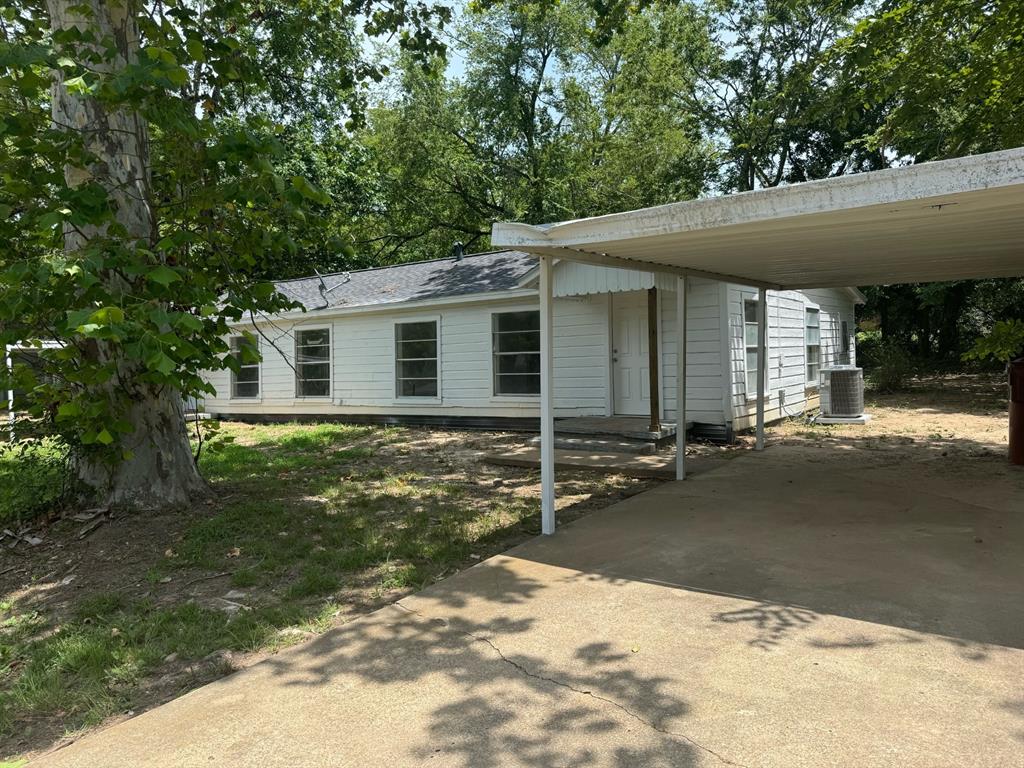 560 Athens Street 580 Property Photo 1