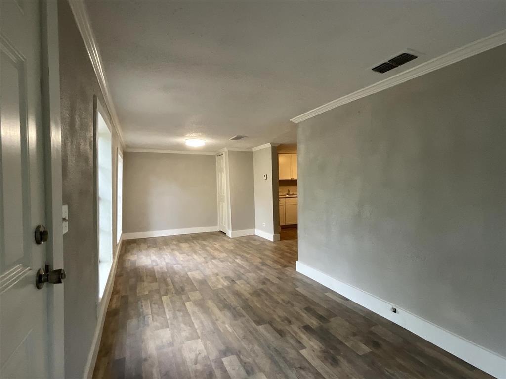 560 Athens Street 580 Property Photo 4
