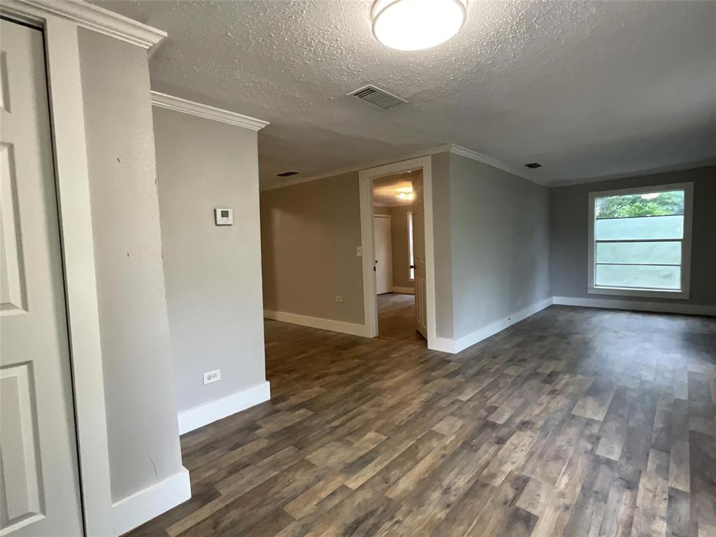 560 Athens Street 580 Property Photo 5