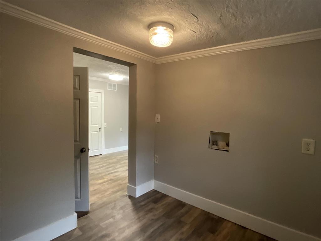560 Athens Street 580 Property Photo 9