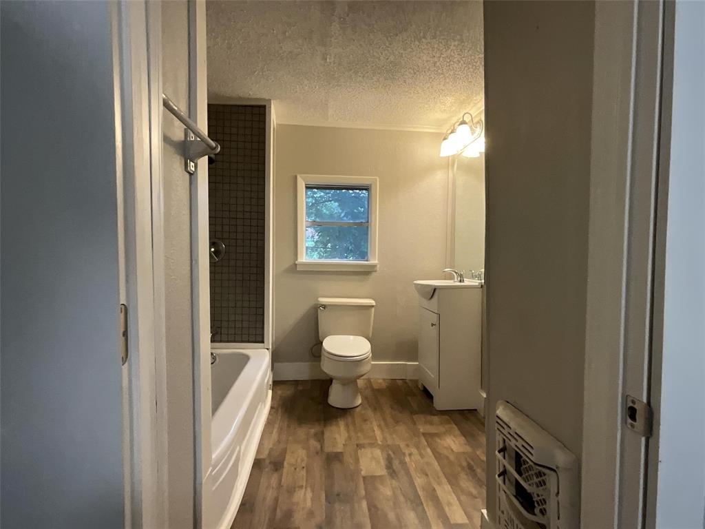 560 Athens Street 580 Property Photo 10