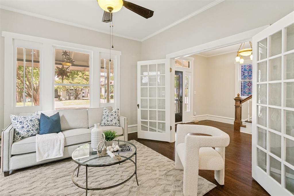 1821 College Avenue Property Photo 1