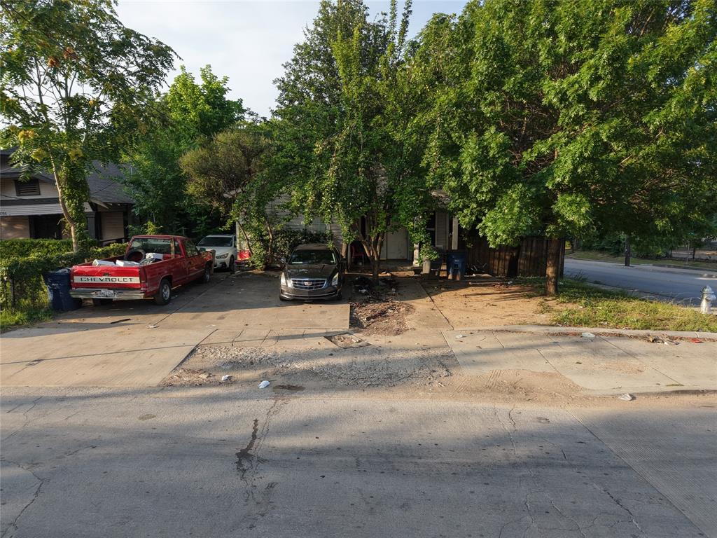 802 E 12th Street Property Photo 1
