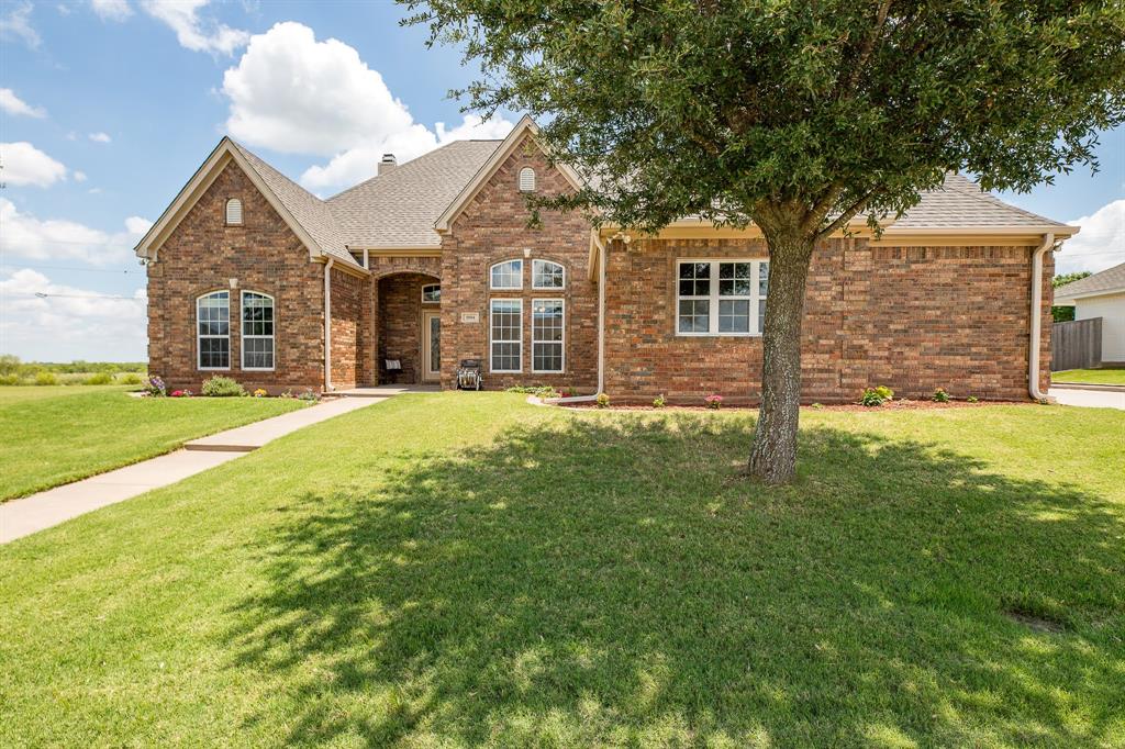 1004 Vineyard Lane Property Photo 1